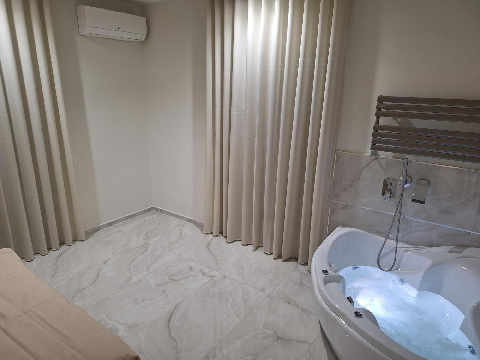 Hotel La Violetta Napoli Esterno foto