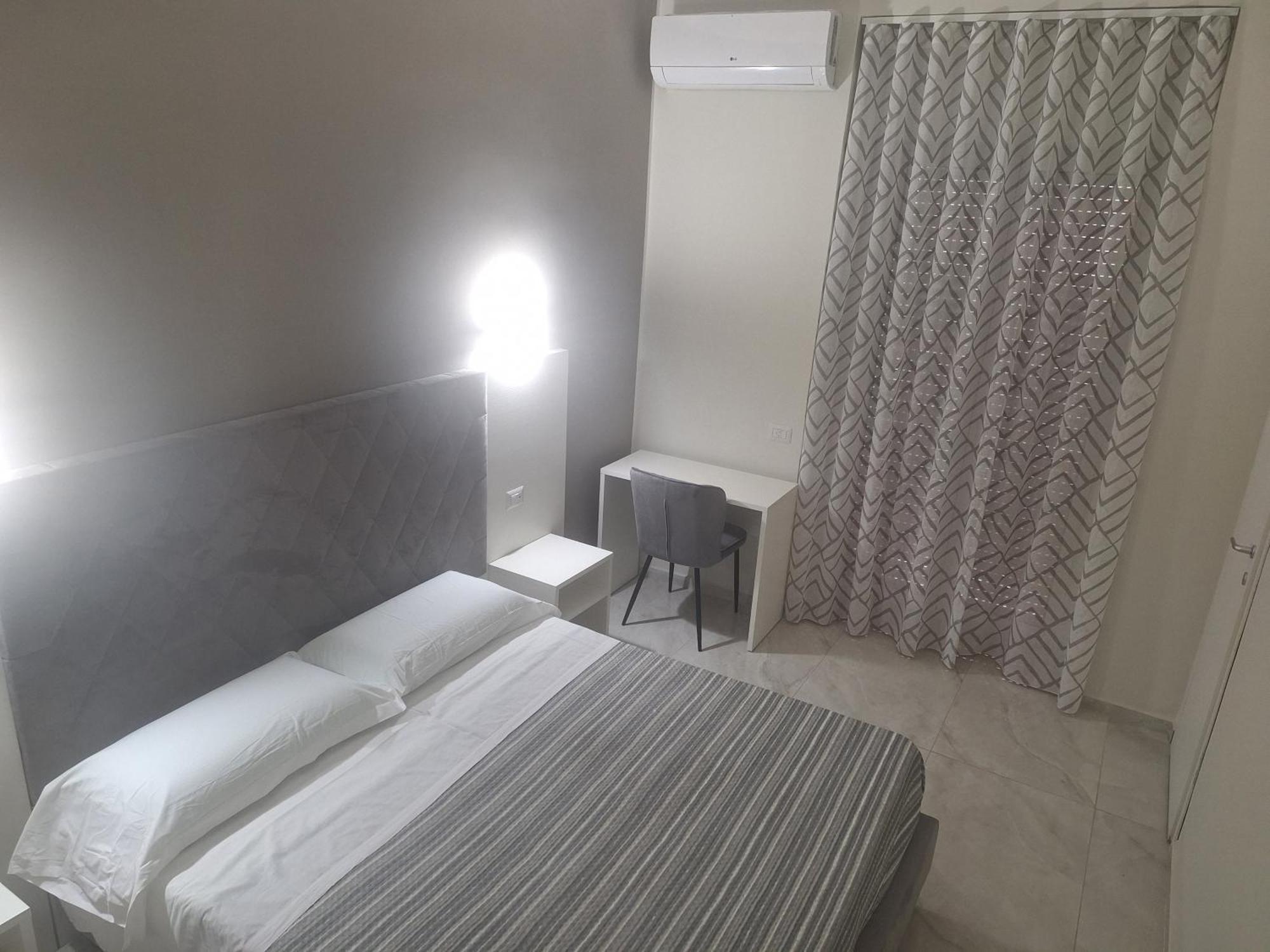 Hotel La Violetta Napoli Esterno foto